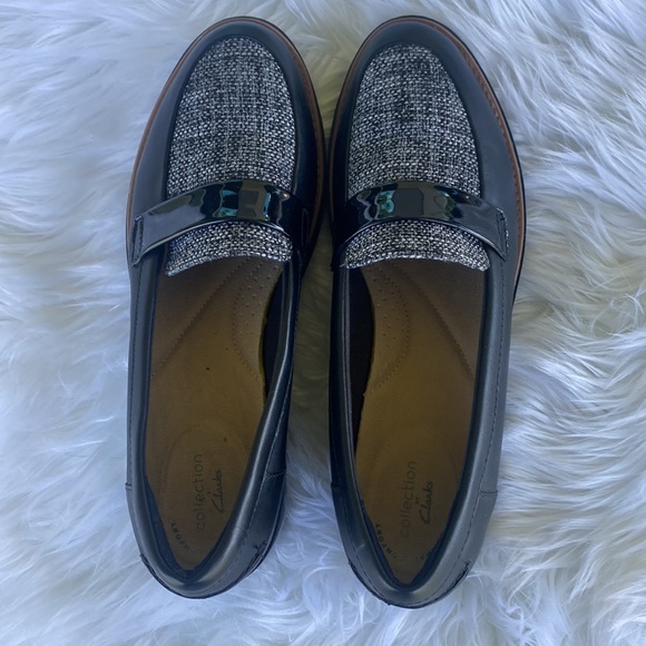 Clarks - Picture 2 of 16